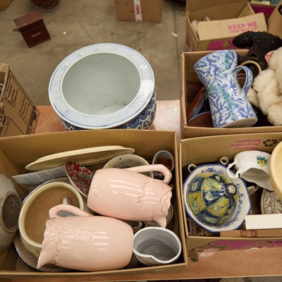 Lot 68 - THREE BOXES OF CERAMICS