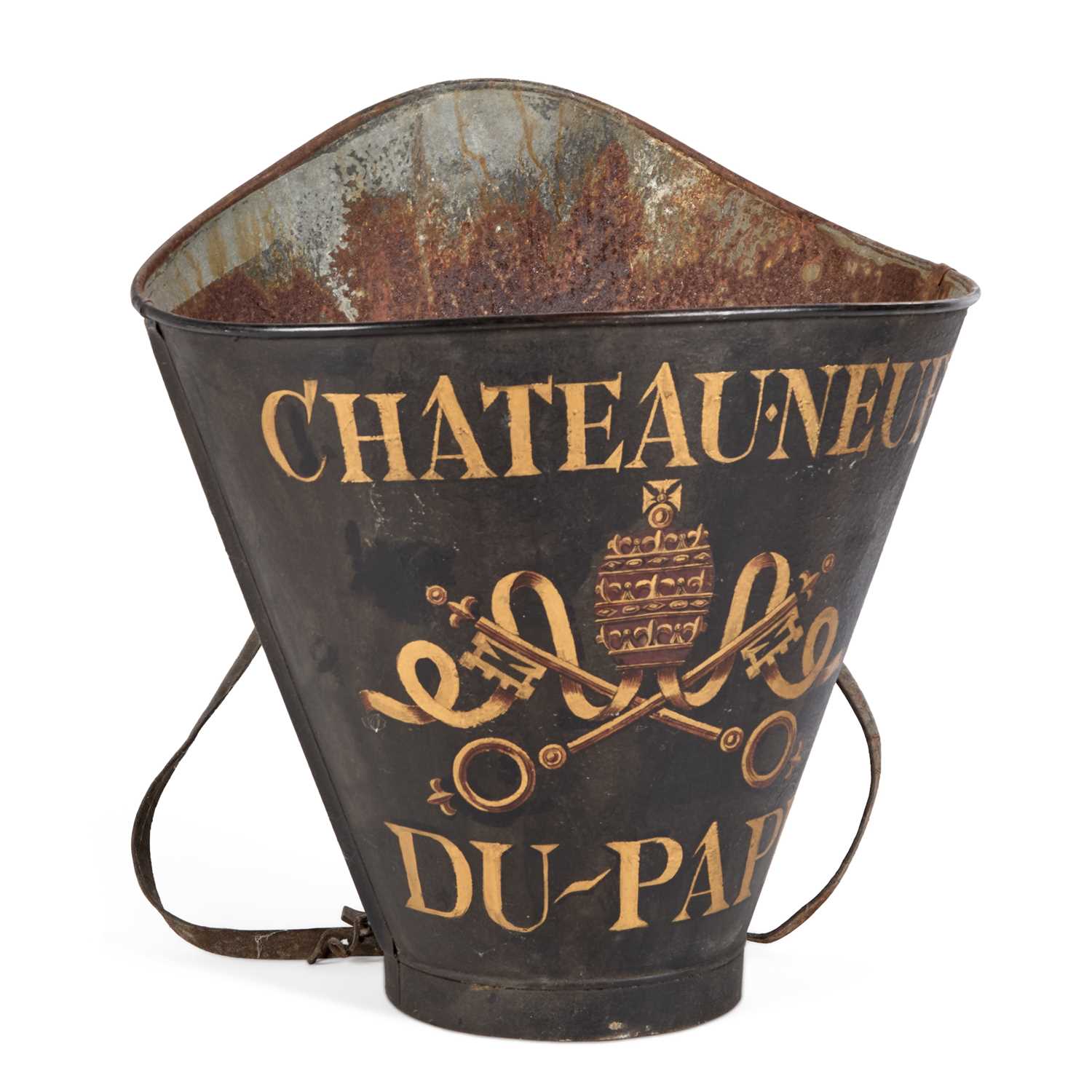 Lot 135 - A FRENCH GRAPE HOD