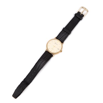 Lot 124 - A 9CT GOLD GENEVE STRAP WATCH