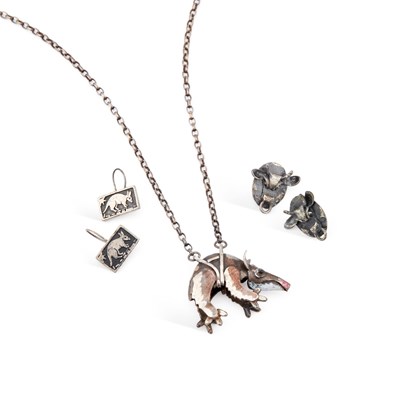 Lot 719 - A GROUP OF CAROL MATHER SILVER JEWELLERY