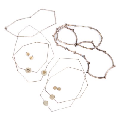 Lot 126 - A GROUP OF SILVER JEWELLERY
