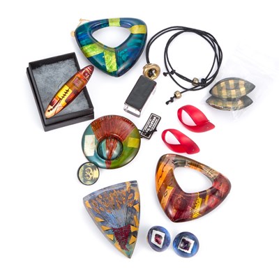 Lot 739 - A GROUP OF GAIL KLEVAN JEWELLERY
