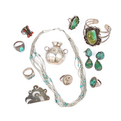 Lot 774 - A GROUP OF SILVER JEWELLERY