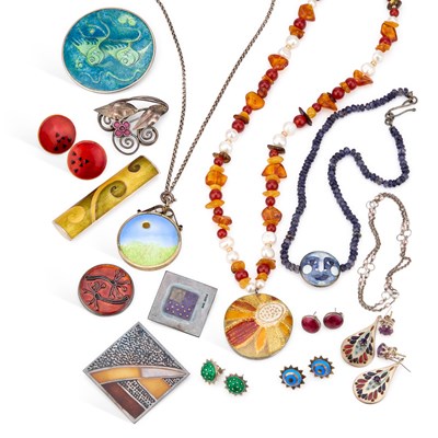 Lot 732 - A GROUP OF SILVER AND ENAMEL JEWELLERY