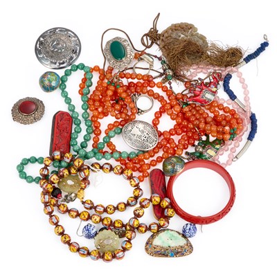 Lot 716 - A GROUP OF JEWELLERY