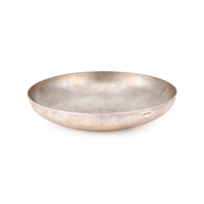 Lot 426 - AN ELIZABETH II SILVER BOWL