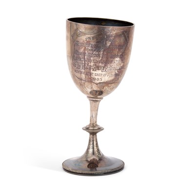 Lot 469 - A LARGE EDWARDIAN SILVER CUP