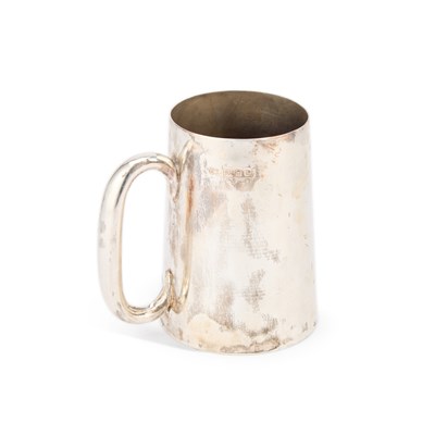 Lot 488 - A GEORGE VI SILVER MUG