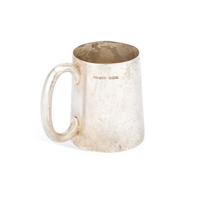 Lot 533 - A GEORGE V SILVER MUG
