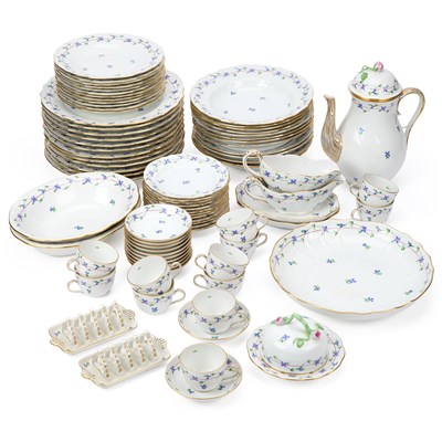 Lot 263 - A HEREND BLUE GARLAND PATTERN DINNER AND COFFEE SERVICE FOR TWELVE