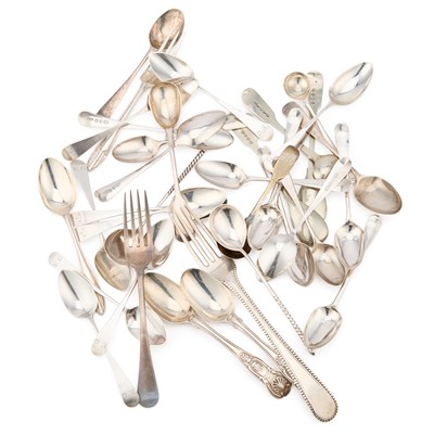 Lot 417 - A MIXED LOT OF GEORGIAN AND LATER SILVER FLATWARE