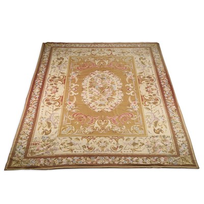 Lot 1094 - A LARGE AUBUSSON-TYPE CARPET