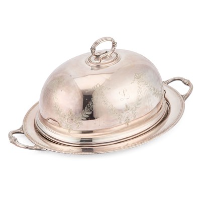 Lot 322 - AN EDWARDIAN ENGRAVED SILVER-PLATED MEAT DISH AND COVER