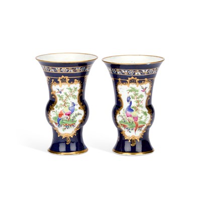 Lot 30 - A PAIR OF WORCESTER BLUE GROUND VASES