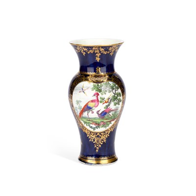 Lot 37 - A WORCESTER BLUE GROUND BALUSTER VASE