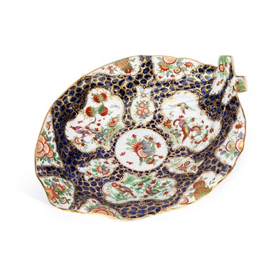 Lot 278 - A RARE WORCESTER LEAF-SHAPED DISH