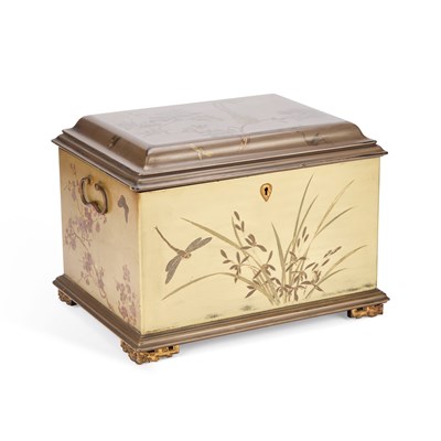 Lot 1170 - A JAPANESE LACQUER BOX