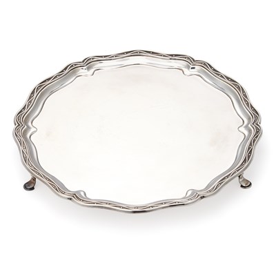 Lot 493 - A GEORGE V SILVER SALVER