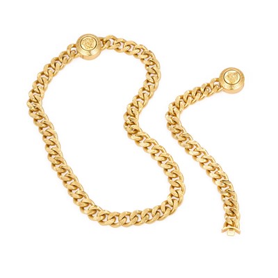Lot 781 - VERSACE - A GILT METAL MEDUSA CHAIN NECKLACE AND BRACELET SET