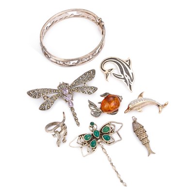 Lot 832 - A COLLECTION OF SILVER NOVELTY ANIMAL JEWELLERY