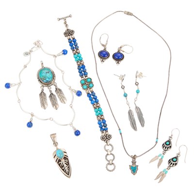 Lot 868 - A GROUP OF NATIVE AMERICAN NAVAJO SILVER GEM-SET JEWELLERY
