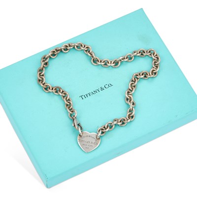 Lot 769 - A TIFFANY & CO SILVER 'RETURN TO TIFFANY' NECKLACE
