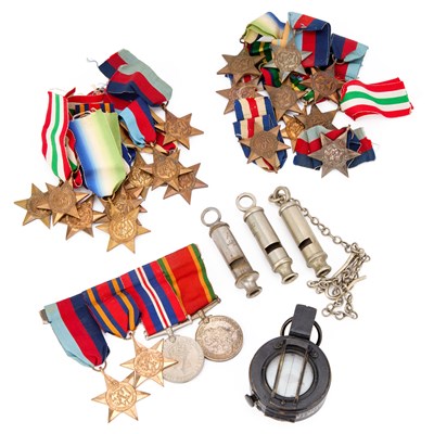 Lot 169 - A GROUP OF SECOND WORLD WAR MILITARIA