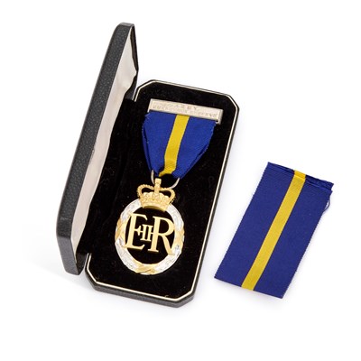 Lot 171 - AN ELIZABETH II ARMY EMERGENCY RESERVE OFFICERS DECORATION