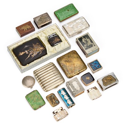 Lot 928 - A GROUP OF SMOKERS’ ACCESSORIES
