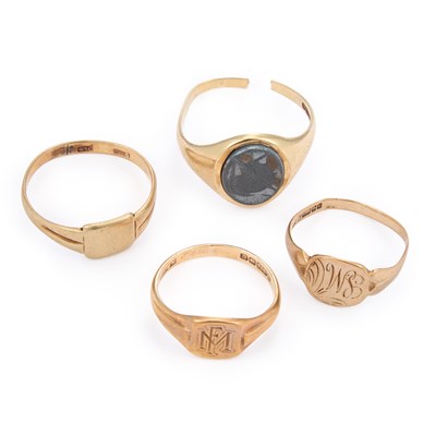 Lot 824 - FOUR 9 CARAT GOLD SIGNET RINGS