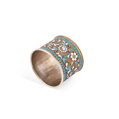 Lot 364 - A RUSSIAN SILVER AND ENAMEL NAPKIN RING