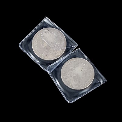 Lot 32 - A CHARLES II CROWN, 1670
