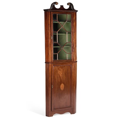 Lot 1042 - AN EDWARDIAN INLAID MAHOGANY FLOOR-STANDING CORNER CABINET