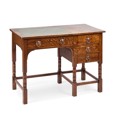 Lot 228 - AN EARLY 20TH CENTURY OAK DESK