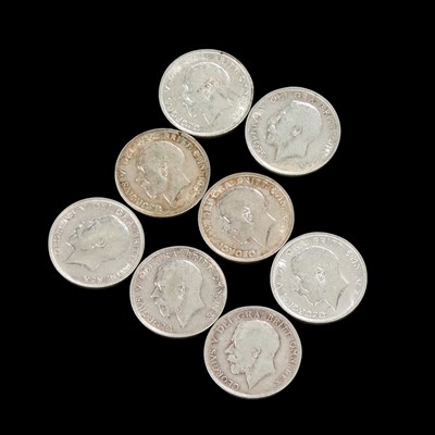 Lot 33 - A GROUP OF GEORGE V MIXED DATES PRE 1920 HALF CROWNS