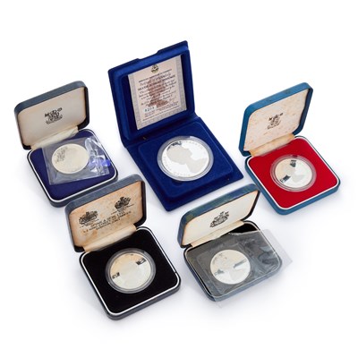 Lot 23 - A GROUP OF CASED SILVER PROOF COINS