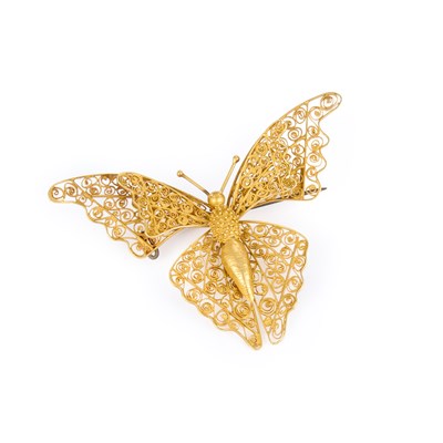 Lot 629 - A 19TH CENTURY FILIGREE BUTTERFLY BROOCH