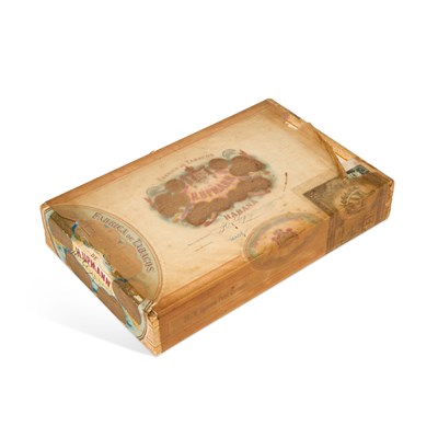 Lot 679 - A BOX OF H. UPMAN HABANA CIGARS