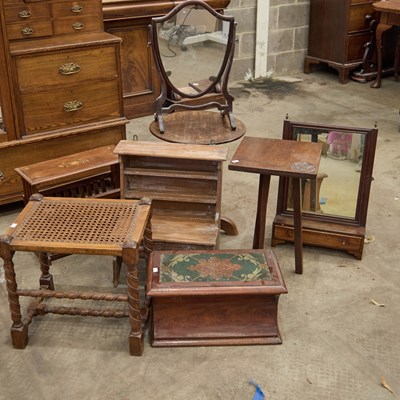 Lot 273 - A KASHMIRI OCCASIONAL TABLE