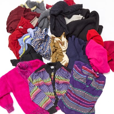 Lot 92 - A GROUP OF BRANDED KNITWEAR