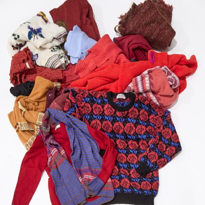 Lot 94 - A GROUP OF BRANDED KNITWEAR