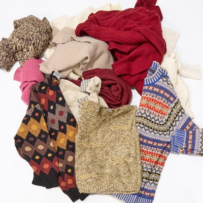 Lot 89 - A GROUP OF BRANDED KNITWEAR