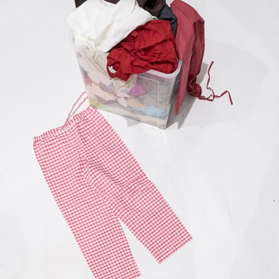 Lot 141 - A LARGE COLLECTION OF LINEN CLOTHES/ COSTUME
