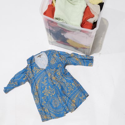 Lot 142 - A LARGE COLLECTION OF LINEN CLOTHES/ COSTUME