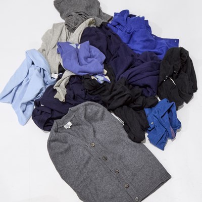 Lot 154 - A GROUP OF CASHMERE KNITWEAR