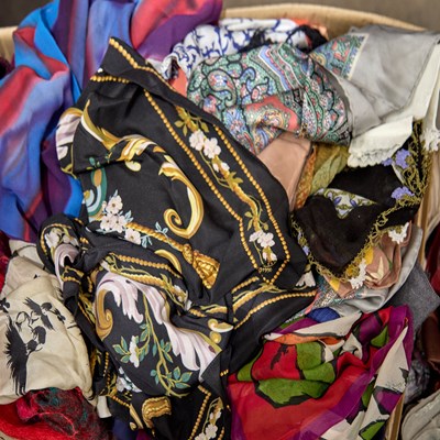 Lot 182 - A LARGE COLLECTION OF ACCESSORIES