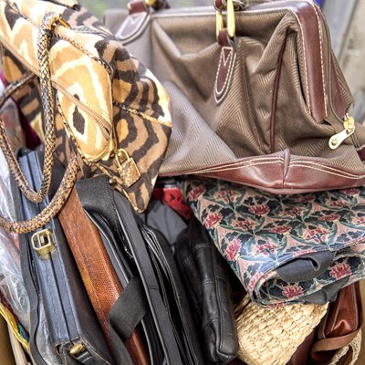 Lot 187 - A LARGE COLLECTION OF BAGS