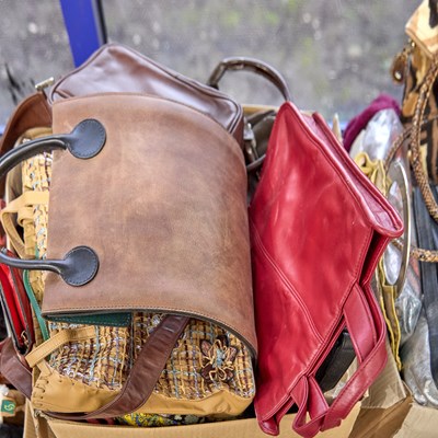 Lot 188 - A LARGE COLLECTION OF BAGS