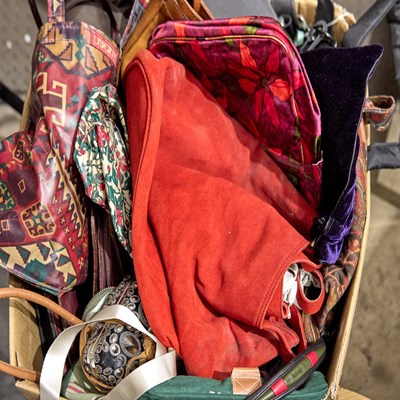 Lot 191 - A LARGE COLLECTION OF BAGS