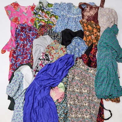 Lot 216 - A MIXED COLLECTION OF CLOTHING/ COSTUME